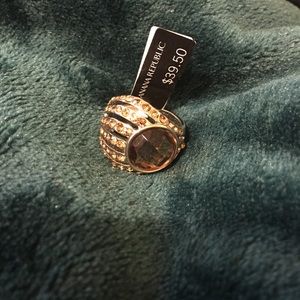 Stylish ring with garnet stone